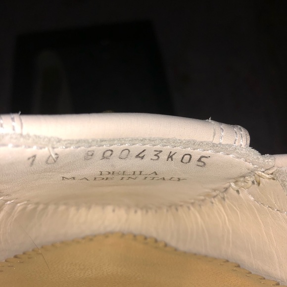 Coach size 10. Made in Italy. Cream/off-white leather loafers with turn lock - Picture 6 of 8